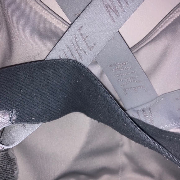 Nike Women's Pro Indy Logo Back Bra - Picture 4 of 4